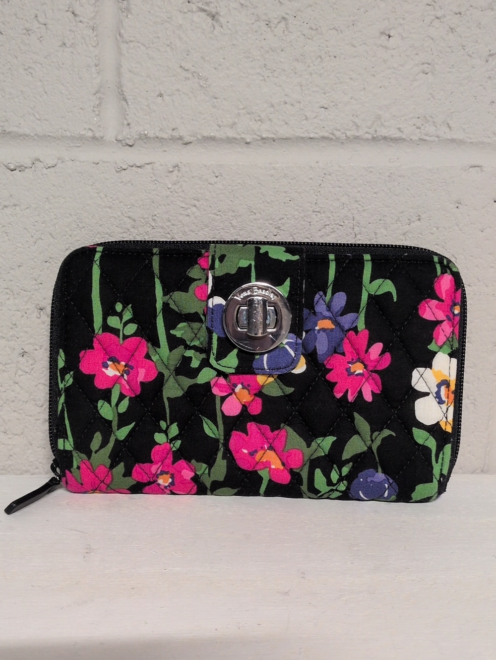 Vera Bradley Turn Lock Wallet, Wildflower Garden, like new - Picture 1 of 6